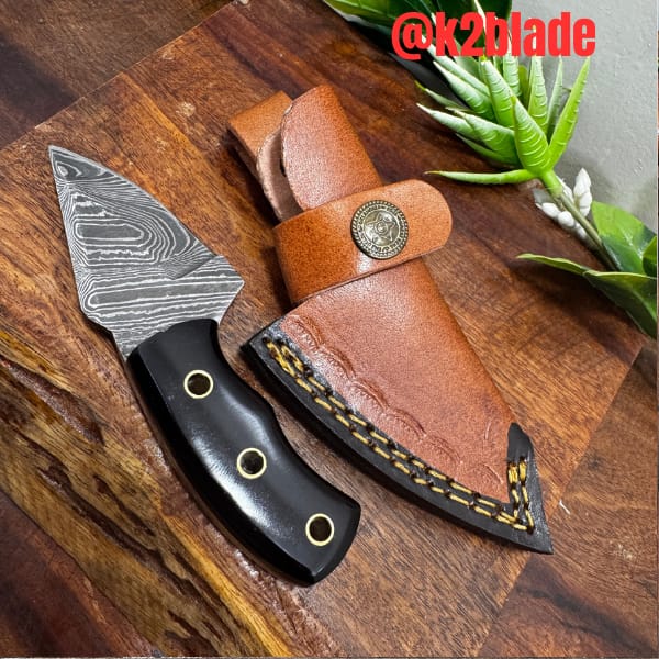 Compact dark skinner