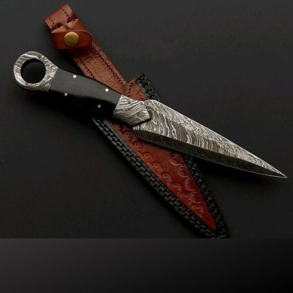 Ring pommel dagger